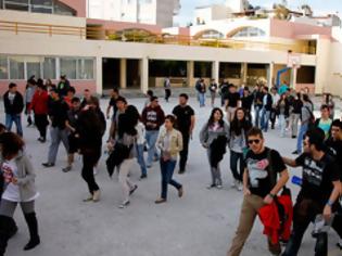 Φωτογραφία για ΣΟΚ: Ναρκωτικά και αλκοόλ σε σχολεία της Μυτιλήνης