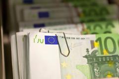 1+1 έκπληξη που ετοιμάζουν στο υπουργείο Οικονομικών