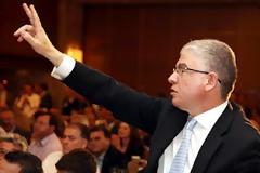 Ο Λυκουρέντζος απέναντι στους “διαδρομιστές”