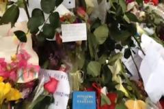 Πλήθος κόσμου και σήμερα στο Σύνταγμα