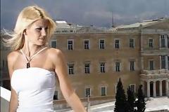 Πρωτοσέλιδη στην Τουρκία η Ελ. Ράπτη για την σχέση με τον Εζέλ!