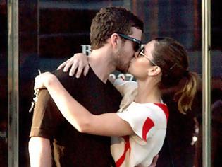 Φωτογραφία για Θα ανέβουν τα σκαλιά της εκκλησίας;