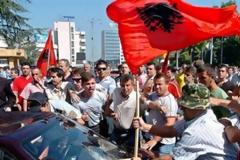 Αλβανοί βανδάλισαν ορθόδοξο ναό!