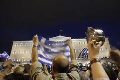 Ο τραγικός αυτόχειρας βγαζει τους αγανακτισμένους στους δρόμους