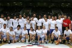 Λατρεία για Πέτζα και στην Αθήνα!