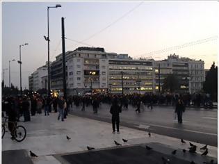 Φωτογραφία για Σε εξέλιξη συγκέντρωση στο Σύνταγμα