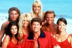ΔΕΙΤΕ: To μαγικό ραβδί του... Baywatch