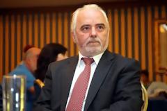 Ανοιχτές οι νέες περικοπές σε μισθούς και συντάξεις