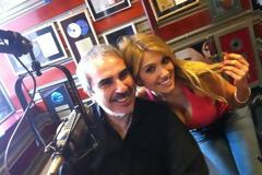 Έλενα Παπαβασιλείου : Τούμπανο στα FM!!!