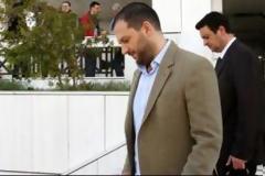 Ούτε την μεταφράστρια, Αδαμίδη;