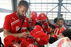 Η Vodafone και η ΠΑΕ Ολυμπιακός φιλοξένησαν τα παιδιά του  Παιδικού Χωριού SOS Βάρης