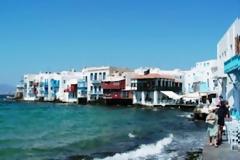Νοίκιασαν αεροπλάνο για να ελέγξουν αυθαίρετα στη Μύκονο