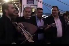 Η μαντινάδα των Κρητικών στον Πάνο Καμμένο [VIDEO]