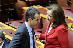 Ο Κυριάκος με την πλευρά του Σαμαρά και κατά της Ντόρας...