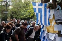 Αυτοκτονία ή (και) καλάσνικοφ;