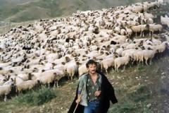 Δικαστικοί κλητήρες σε σπίτια κτηνοτρόφων για το άτοκο δάνειο!