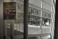 Σε απεργία πείνας οι σωφρονιστικοί υπάλληλοι λόγω... αλλοδαπών!...«Μας εγκατέλειψε το υπουργείο Δικαιοσύνης»