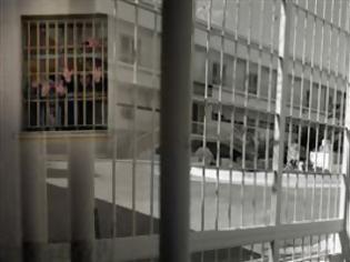 Φωτογραφία για Σε απεργία πείνας οι σωφρονιστικοί υπάλληλοι λόγω... αλλοδαπών!...«Μας εγκατέλειψε το υπουργείο Δικαιοσύνης»