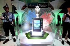 Στη Μαλαισία το τρόπαιο του Euro 2012!!