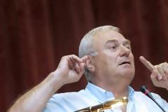 Χατζηαποστόλου: «650.000 ευρώ καθαρά η αμοιβή του Σάντος»