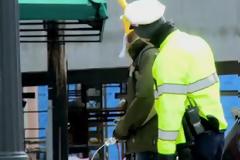 Επική φάρσα σε αστυνομικούς που «μάσησαν» τρελά!