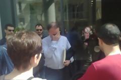 Το θέατρο του παραλόγου συνεχίζεται στην 