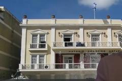 Δήμαρχος για μίμηση. Ο Δήμαρχος Πύργου δίνει τον μισό μισθό του στο Κοινωνικό παντοπωλείο.