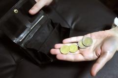 Νέο μαχαίρι στα επιδόματα – Αλλαγές σε ΕΚΑΣ-ΟΑΕΔ
