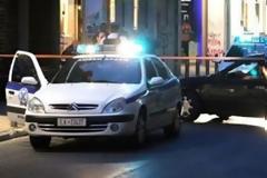 Χειροπέδες σε 12 