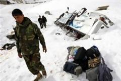ΧΙΟΝΟΣΤΙΒΑΔΑ ΣΚΟΤΩΣΕ ΠΑΝΩ ΑΠΟ 100 ΠΑΚΙΣΤΑΝΟΥΣ ΣΤΡΑΤΙΩΤΕΣ
