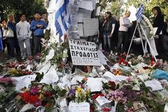 O αποχαιρετισμός στον  Δημήτρη Χριστούλα...