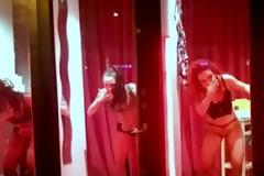 Sexy χορευτικό show στις βιτρίνες του Άμστερνταμ με ΑΠΡΟΣΔΟΚΗΤΟ ΤΕΛΟΣ! [video]