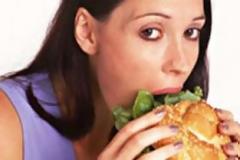 Βλαβερό και για τον εγκέφαλο το junk food