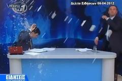 Μέχρι και στις ΗΠΑ έπαιξαν το γιαούρτωμα του παρουσιαστή!