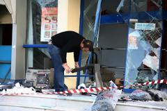 Πάτρα: Ξήλωσαν το ΑΤΜ και έφυγαν σαν κύριοι