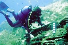 Βουτιά προς τους ...παππούδες της Κρήτης [video]
