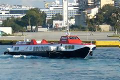 Ταλαιπωρία για τους επιβάτες του Flying Dolphin 29