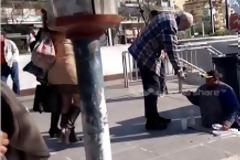Aνάπηρος ζητιάνος σηκώνεται και φεύγει περπατώντας μετά το τέλος της «βάρδιας» - Δείτε το βίντεο