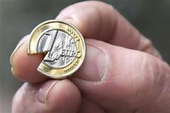 Handelsblatt: 1 δισ. ευρώ οι εκροές καταθέσεων από κυπριακές τράπεζες το Μάρτιο