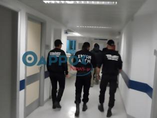 Φωτογραφία για «Ντου» της Χρυσής Αυγής στο Νοσοκομείο Καλαμάτας [Video]