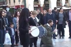 Διαμαρτυρία εργαζομένων και μελών προγραμμάτων Ο.ΚΑ.ΝΑ. Θεσσαλονίκης [Video]