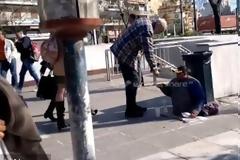 Θαύμα! Ανάπηρος ζητιάνος έβγαλε πόδια και περπάτησε - ΒΙΝΤΕΟ