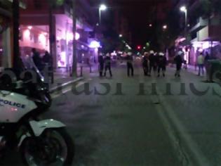 Φωτογραφία για Πάτρα: Άγρια νύχτα με συμπλοκές αντιεξουσιαστών και μελών Χρυσής Αυγής - Εκτονώθηκε η κατάσταση [video]
