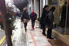 Η Τρόικα θέλει να ανοίγουν τα καταστήματα 10 Κυριακές το χρόνο