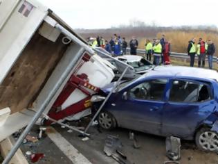 Φωτογραφία για Nεκρά δύο παλικάρια σε φοβερό τροχαίο στην Ανάβυσο - Ποδοσφαιριστής ο ένας