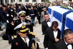Mε τιμές εν ενεργεία υπουργού η κηδεία του Ναυάρχου Νίκου Παππά - Δείτε φωτο