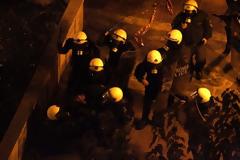 Πάτρα-Τώρα: Ισχυρή αστυνομική δύναμη έχει ζώσει το Aστυνομικό Μέγαρο - Ομάδα αντιεξουσιαστών επιχείρησε να προσεγγίσει στην περιοχή