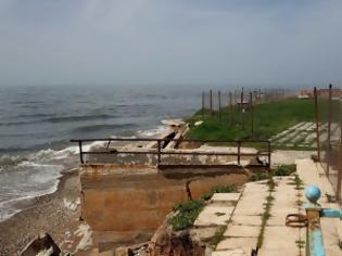Φωτογραφία για Έβαλαν συρματόπλεγμα στην παραλία της Αλεξανδρούπολης!