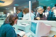 Δεκαέξι χιλιάδες συνταξιούχοι δε διαθέτουν ΑΜΚΑ ή ΑΦΜ