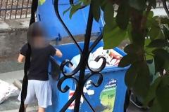 ΣΟΚ ΣΤΗ ΚΟΙΝΩΝΙΑ ΜΑΣ - Μαθητές ψάχνουν κολατσιό στα σκουπίδια
